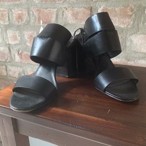 Black size 8 sandals good condition